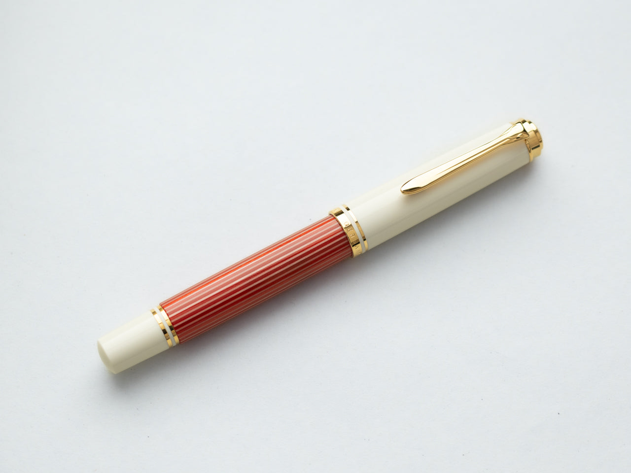 ペリカン M600 レッドホワイト万年筆 2023限定