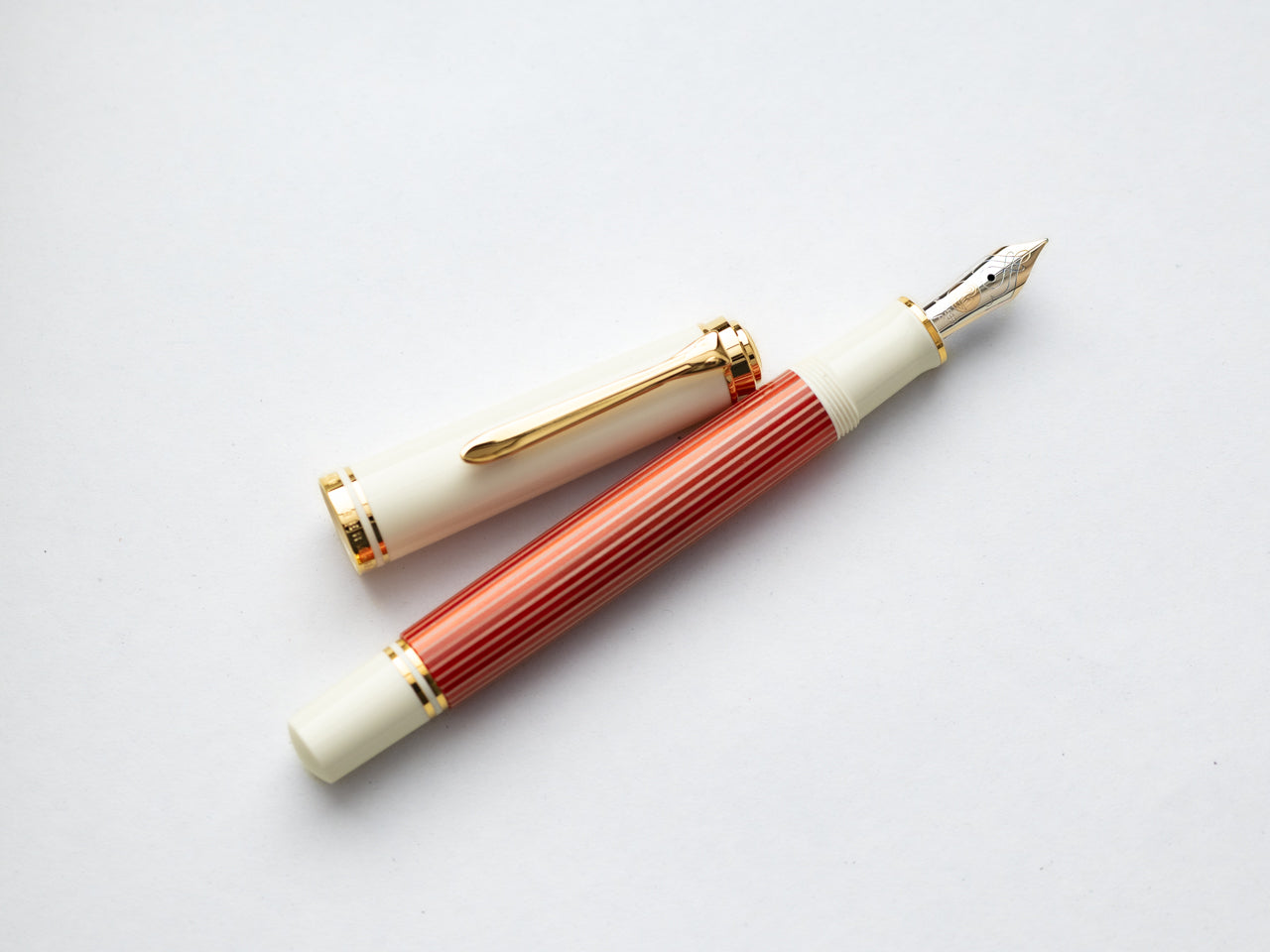 ペリカン M600 レッドホワイト万年筆 2023限定