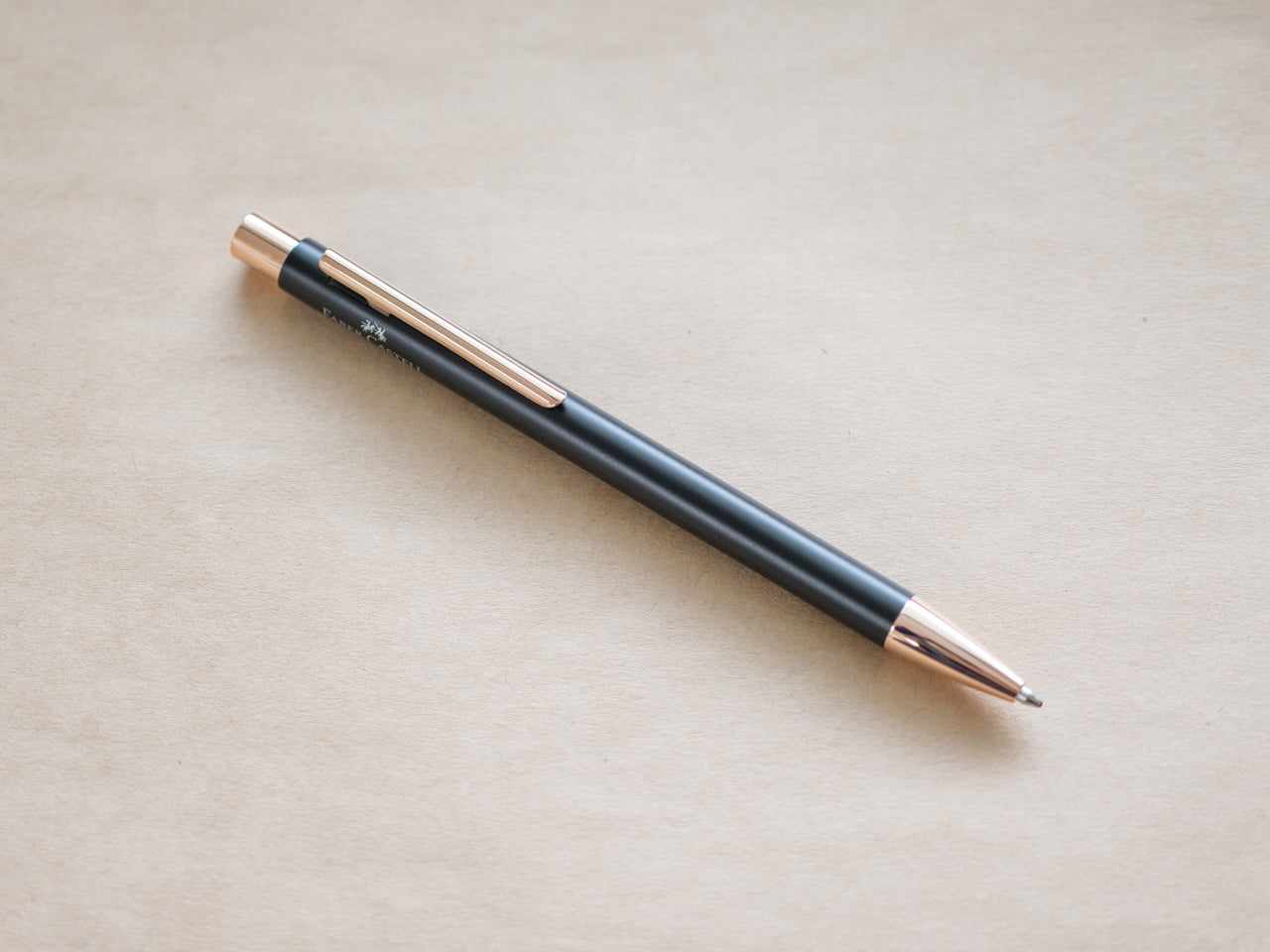 FABER-CASTELL ネオスリム ボールペン ブラック&ローズゴールド
