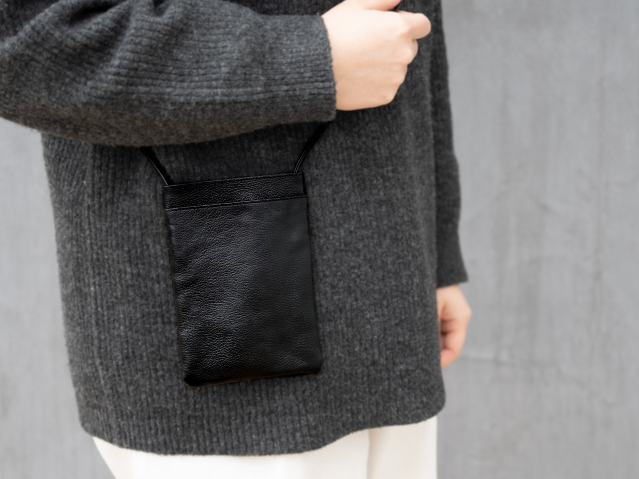 OSL サコッシュ スリム ブラック