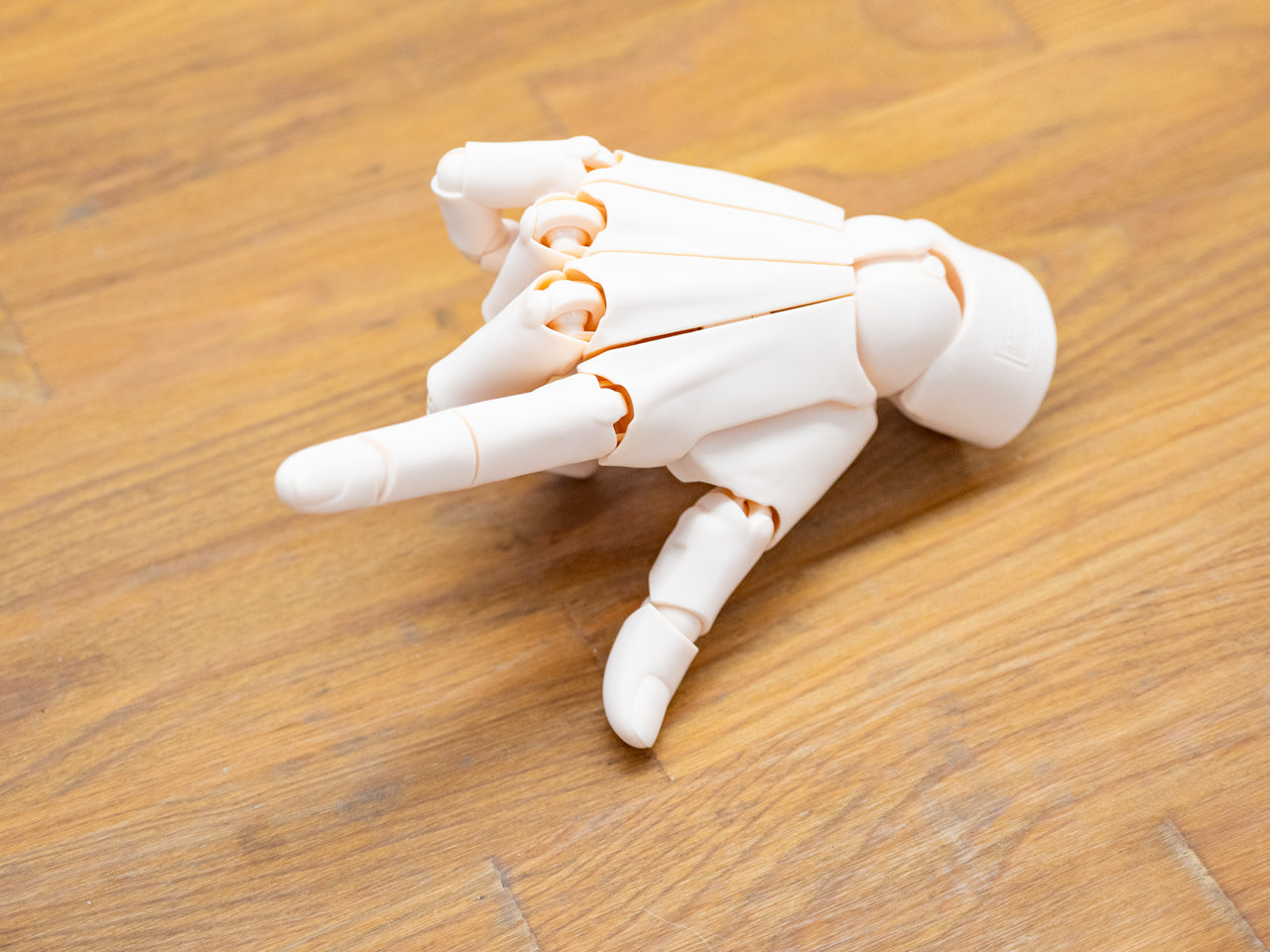KOTOBUKIYA ハンドモデル ペールオレンジ 【右手】