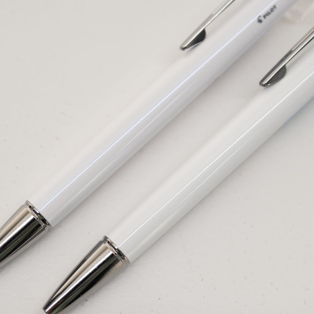 ILMILY 手元コーデ ホワイトクリスマス ボールペン