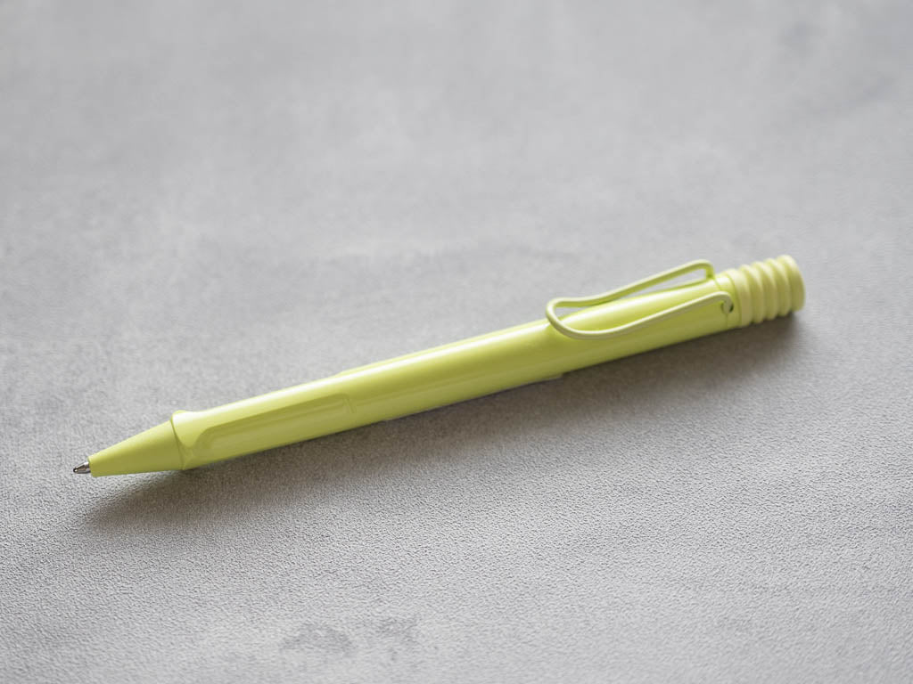 LAMY safari springgreen　スプリンググリーン　ボールペン