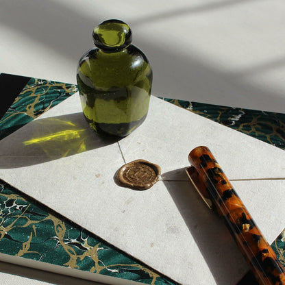 アタシェ　再生ガラス ペーパーウエイト