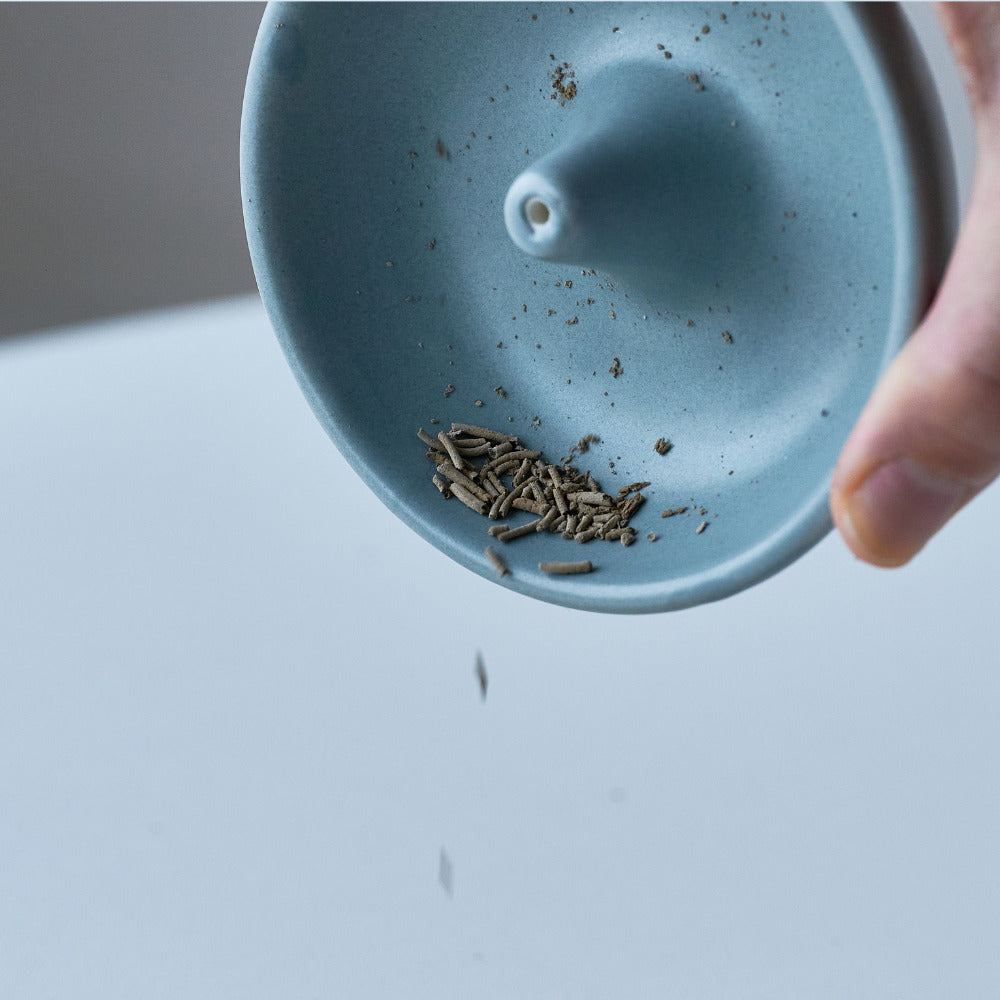 灰をためて捨てられる 陶器のベーグル香立て
