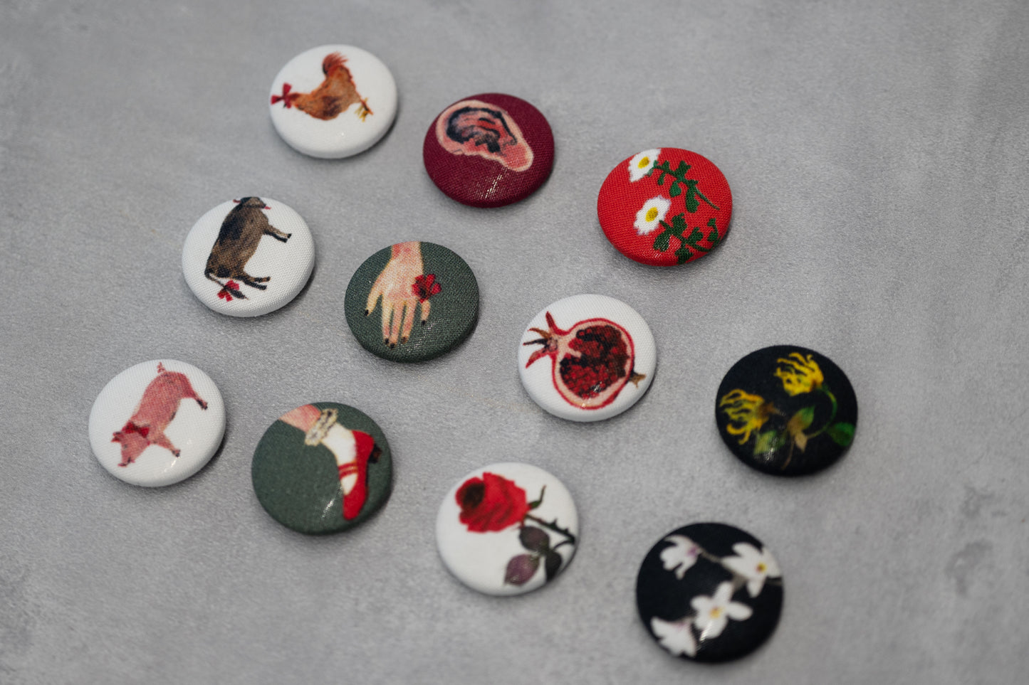 スゲノマロ-くるみボタンのマグネット