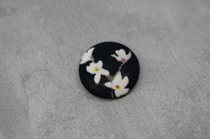 スゲノマロ-くるみボタンのマグネット