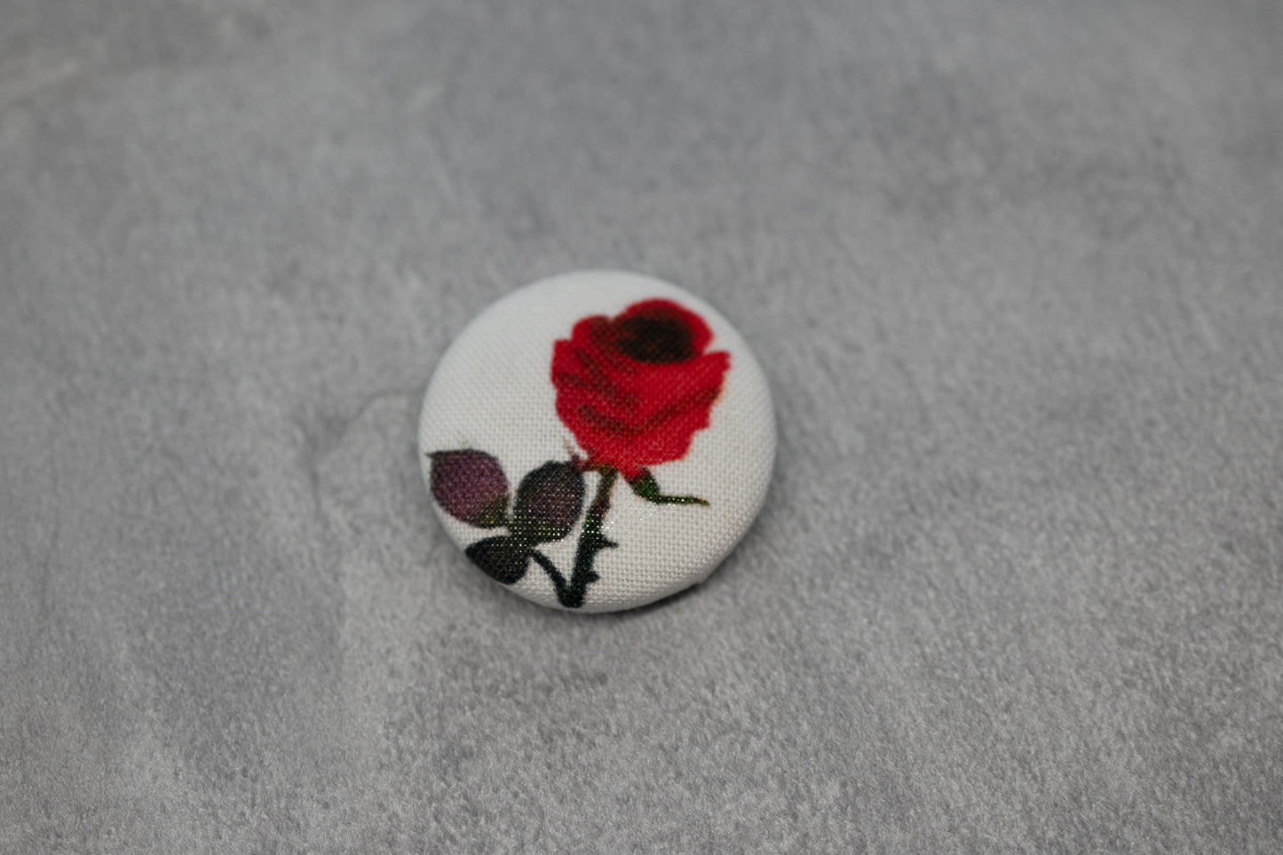 スゲノマロ-くるみボタンのマグネット