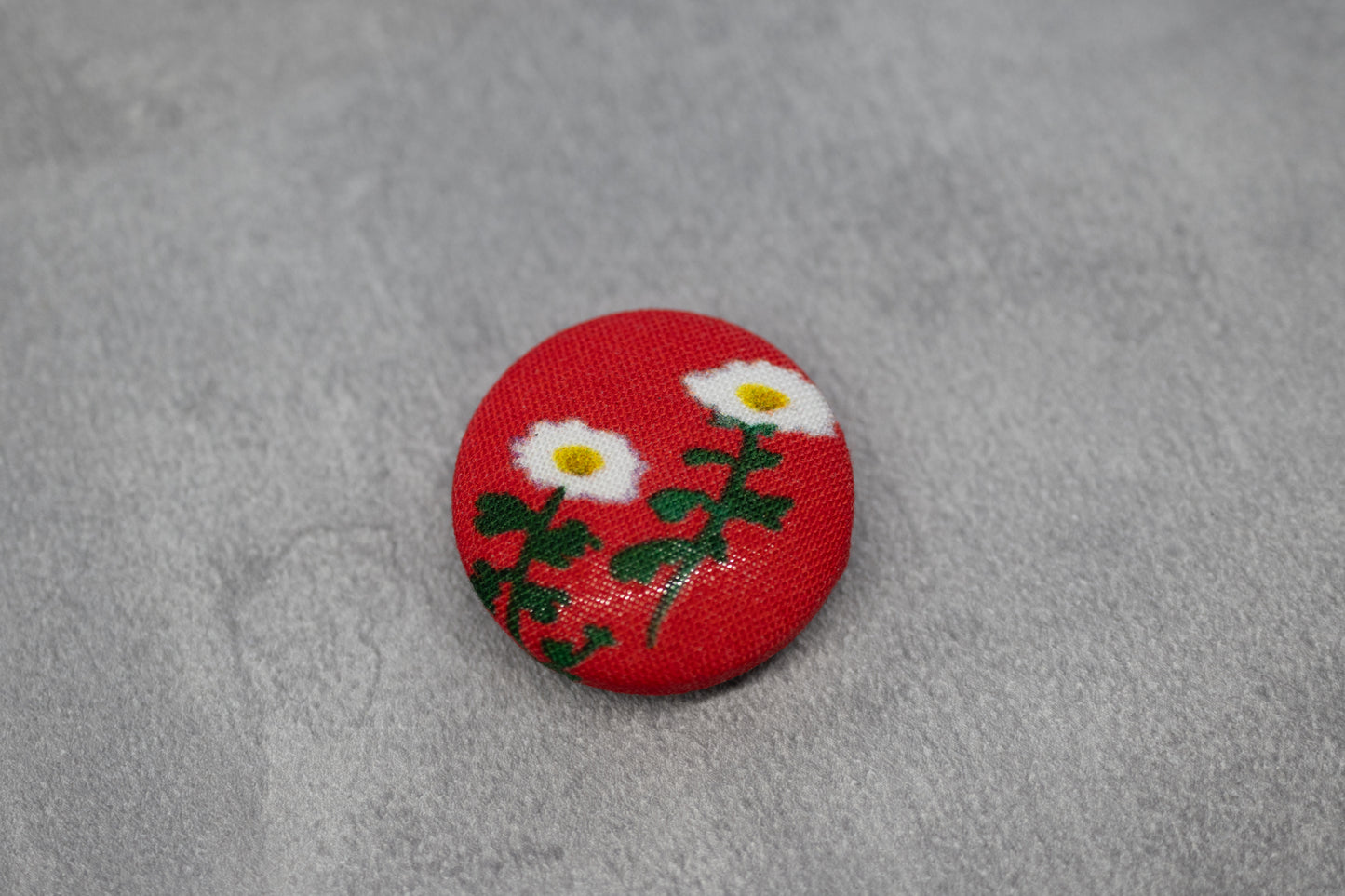 スゲノマロ-くるみボタンのマグネット