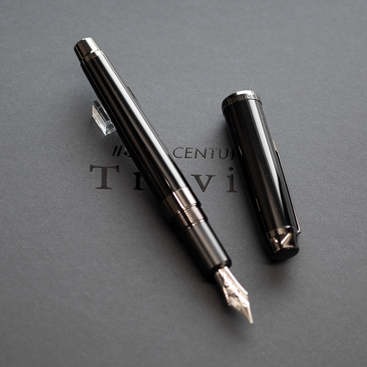 プラチナ #3776センチュリー トラヴィア オニキスブラック FP 【初回生産限定 書籍同梱版】