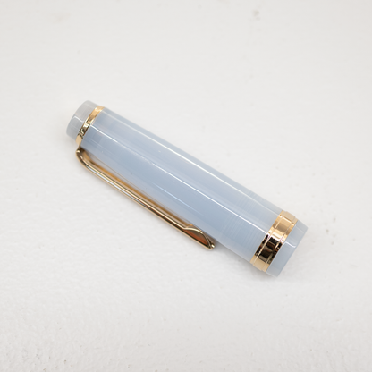 Fonte biiro 万年筆