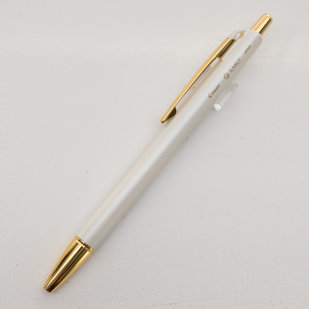 ILMILY 手元コーデ ホワイトクリスマス ボールペン