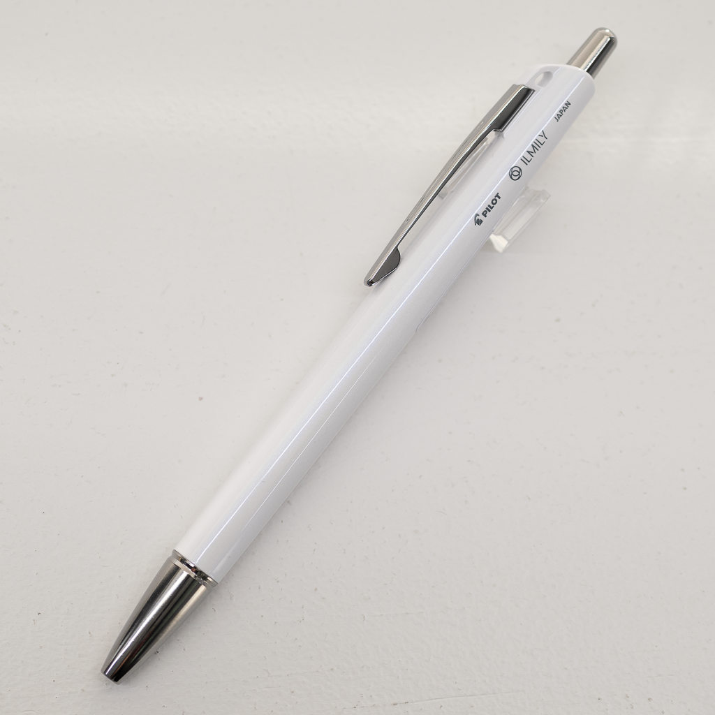 ILMILY 手元コーデ ホワイトクリスマス ボールペン