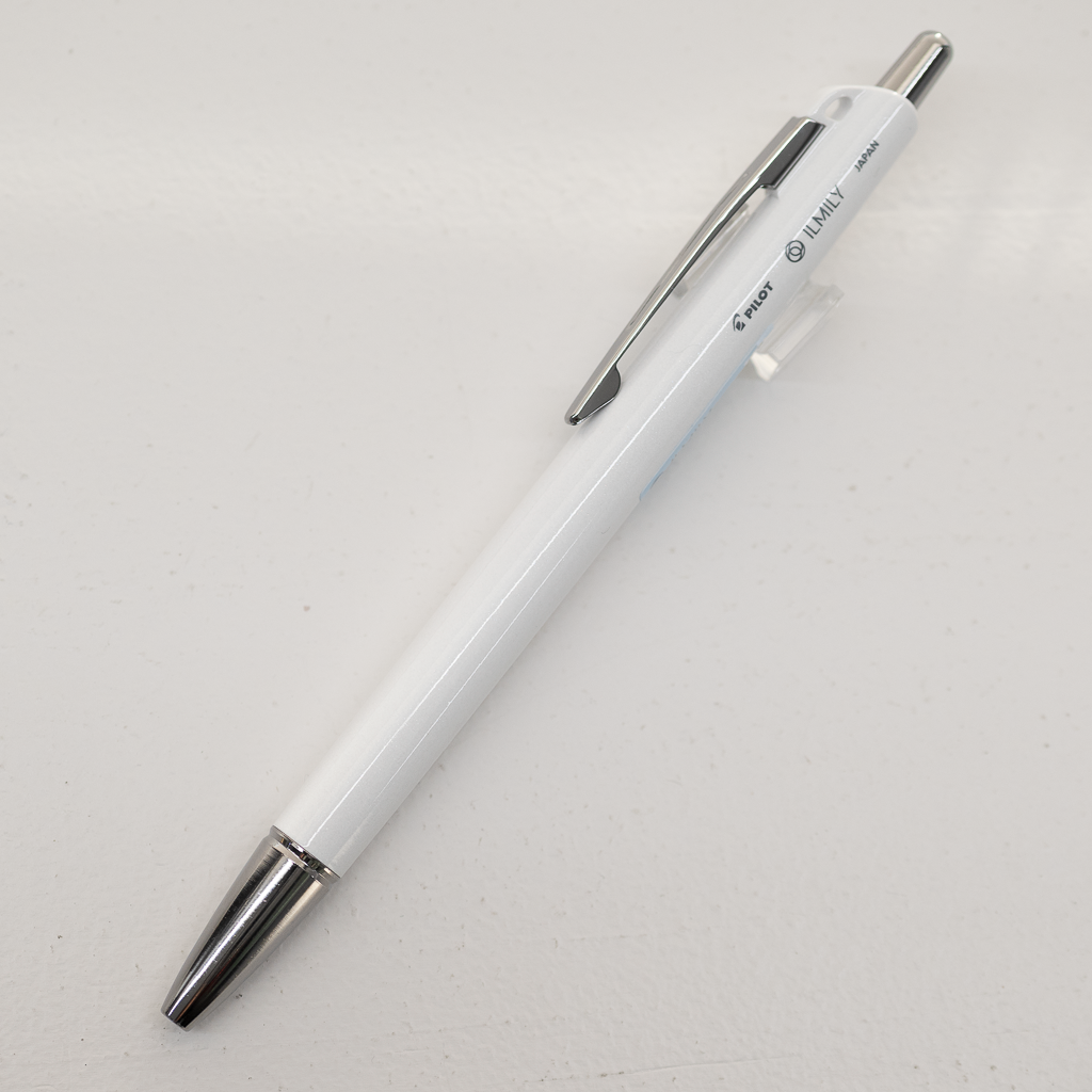 ILMILY 手元コーデ ホワイトクリスマス ボールペン