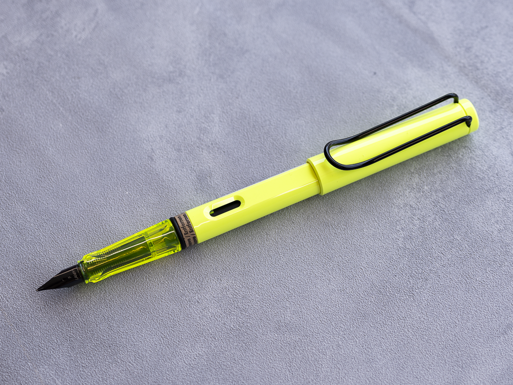 LAMY サファリ ネオン FP F