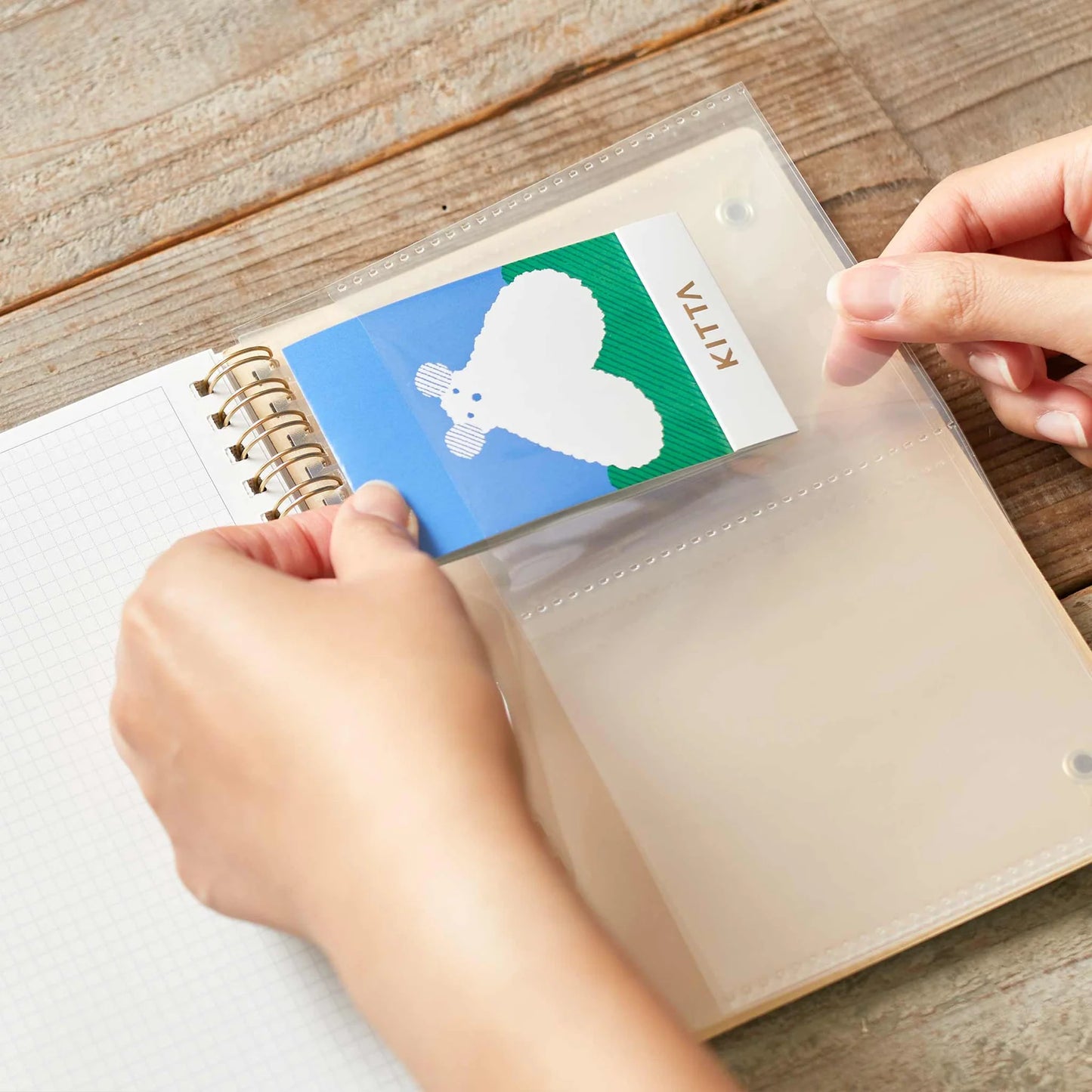 【2026年2月新柄】ヒトトキノート リングタイプ コミックサイズ